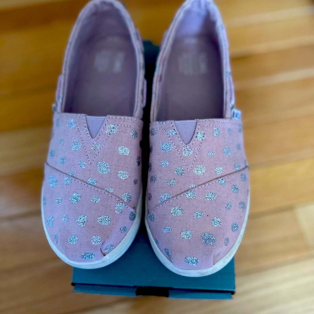 TOMS size 1.5